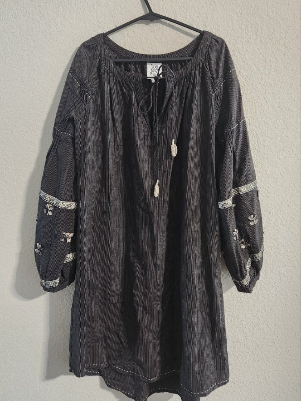 Ivy Jane Black Pin stripe Tunic long-sleeve dress embroidered details size small